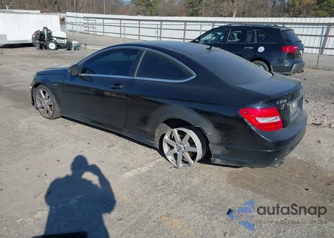 2013 Mercedes-Benz C 250 from USA, damaged, VIN WDDGJ4HB4DG038195